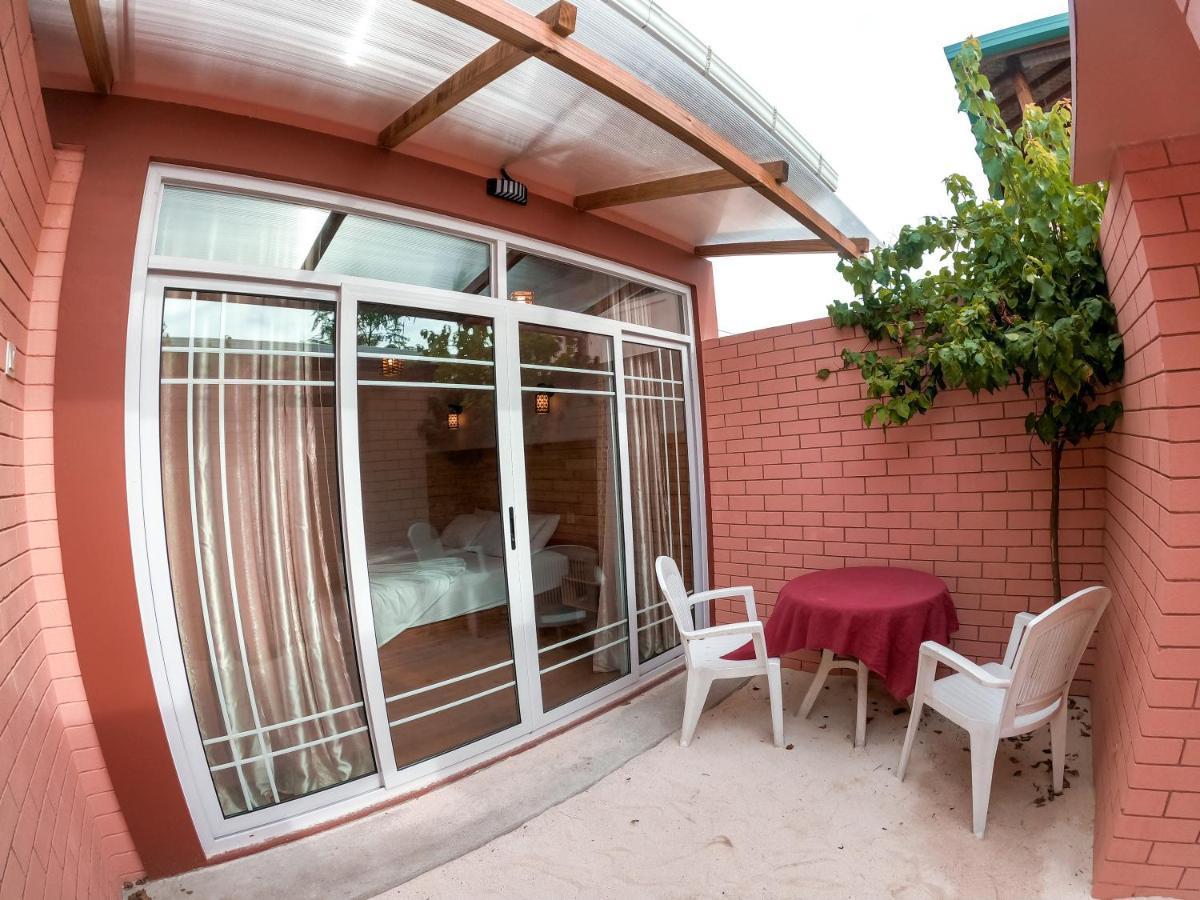 New Breeze Thoddoo Inn Экстерьер фото