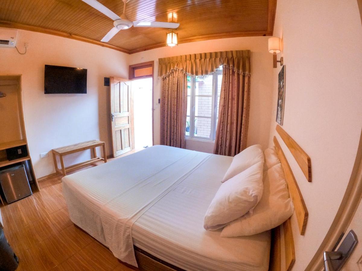 New Breeze Thoddoo Inn Экстерьер фото