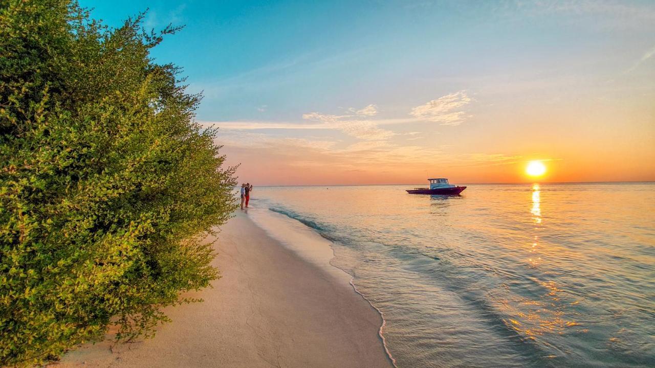 New Breeze Thoddoo Inn Экстерьер фото
