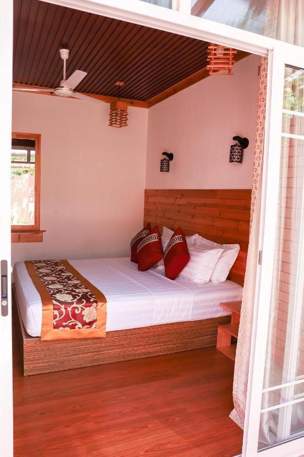 New Breeze Thoddoo Inn Экстерьер фото